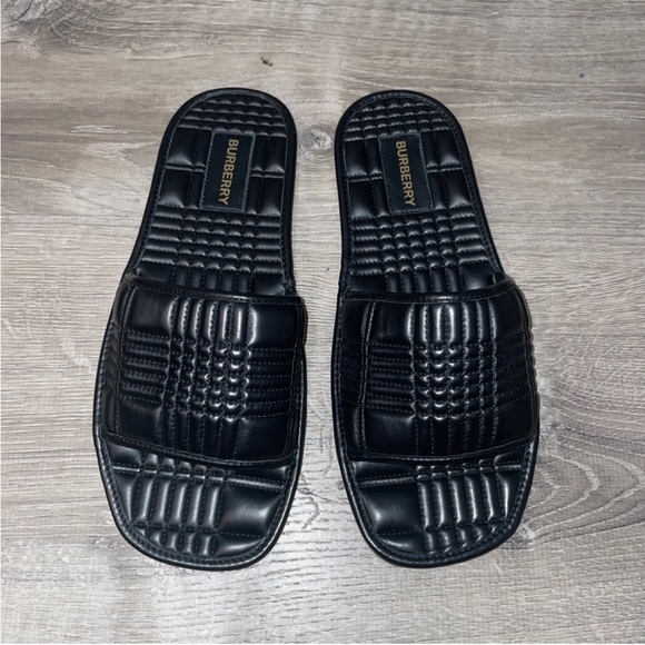 AUTHENTIC BURBERRY SLIDES - Picture 2 of 9